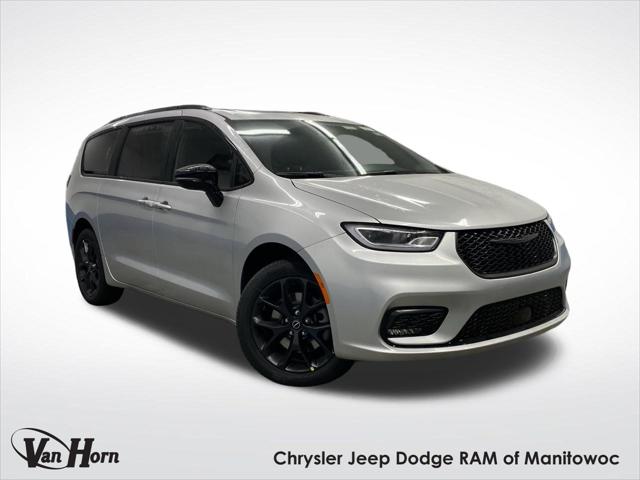 2026 Chrysler Pacifica Limited for sale in Manitowoc, WI