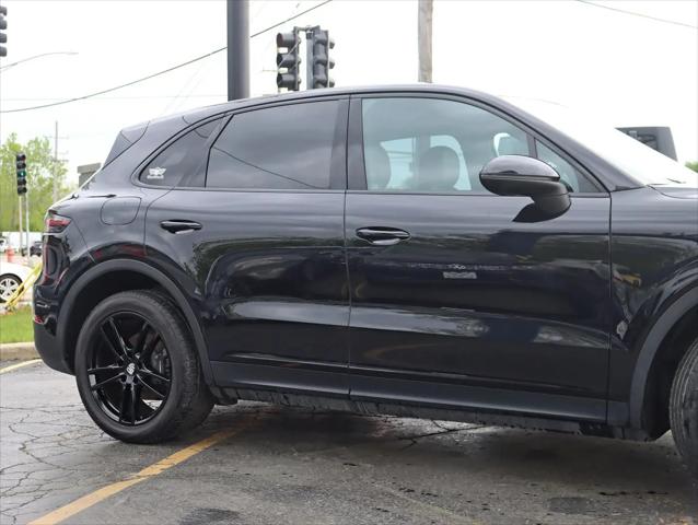 2020 Porsche Cayenne Standard