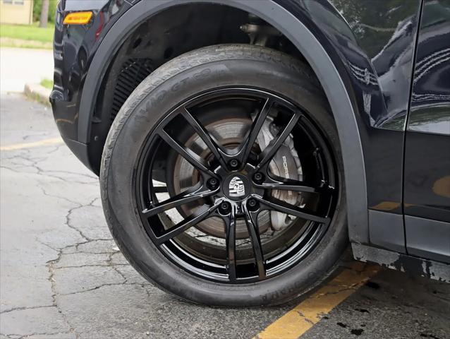 2020 Porsche Cayenne Standard