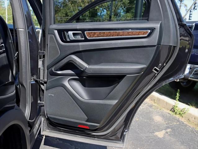 2020 Porsche Cayenne Standard