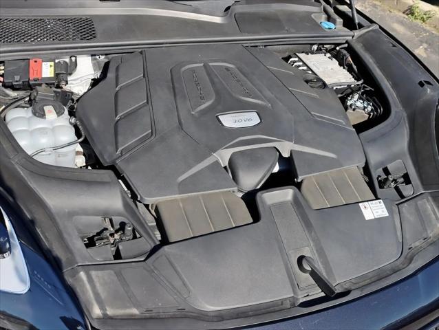 2020 Porsche Cayenne Standard