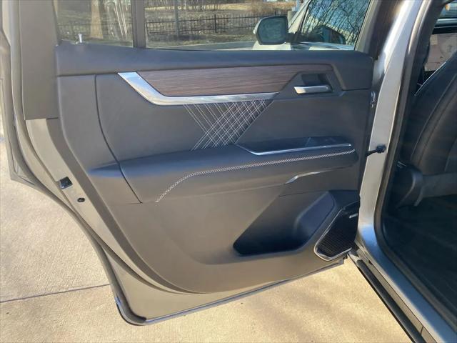 2026 GMC Acadia Denali AWD