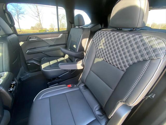 2026 GMC Acadia Denali AWD