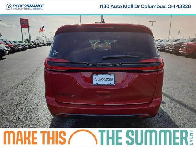 2026 Chrysler Pacifica Select
