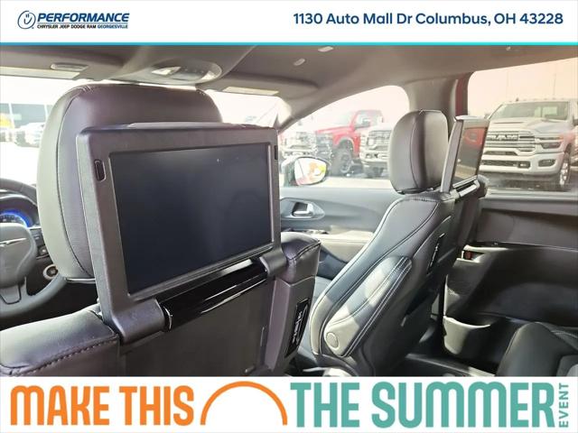 2026 Chrysler Pacifica Select