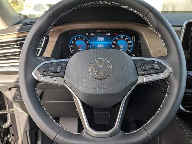 2026 Volkswagen Atlas SE with Technology