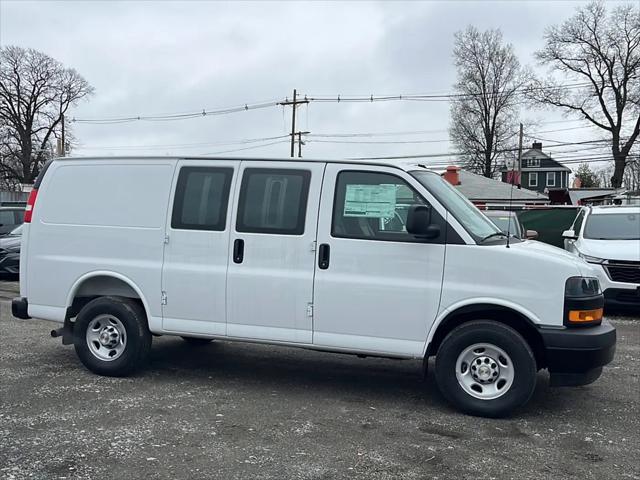 2025 Chevrolet Express Cargo Van RWD 2500 Regular Wheelbase WT