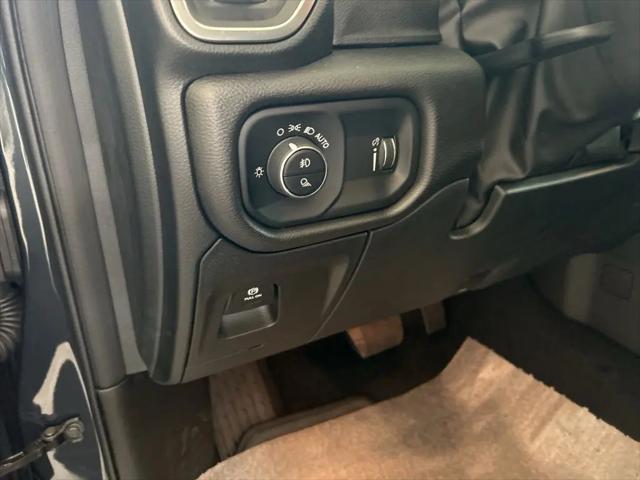 2025 Ram 1500 Tradesman Crew Cab 4x4 57 Box