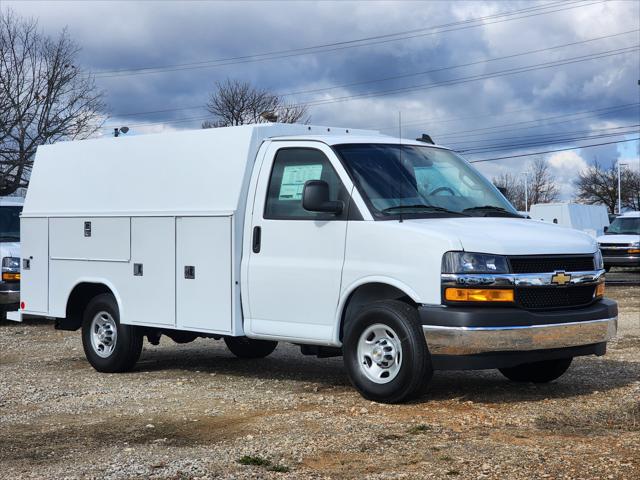 2025 Chevrolet Express Cutaway Work Van