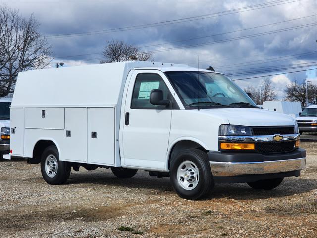 2025 Chevrolet Express Cutaway Work Van