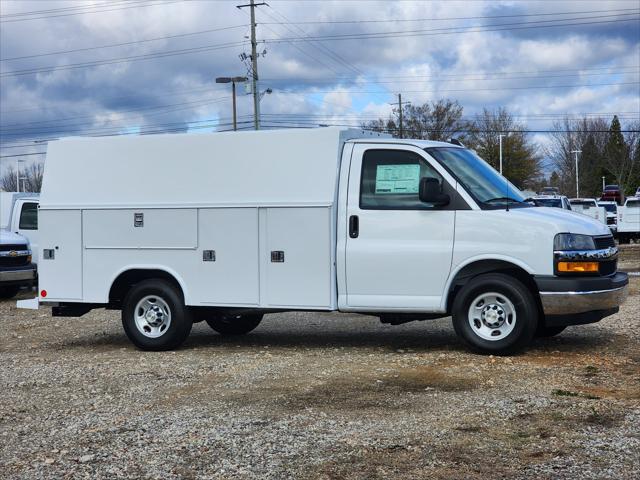 2025 Chevrolet Express Cutaway Work Van