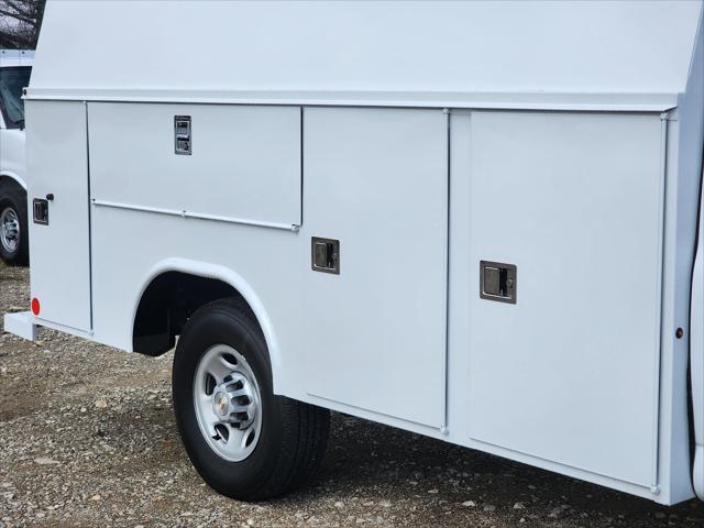 2025 Chevrolet Express Cutaway Work Van