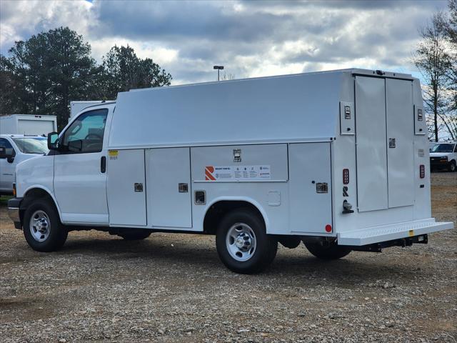 2025 Chevrolet Express Cutaway Work Van