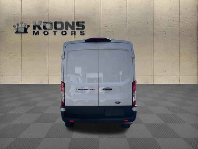2026 Ford Transit Cargo Van T-250 148"""" Med Rf 9150 GVWR RWD