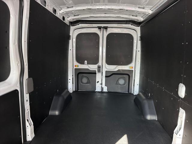 2026 Ford Transit Cargo Van T-250 148"""" Med Rf 9150 GVWR RWD