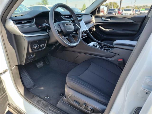 2023 Jeep Grand Cherokee L Laredo 4x2 2023 Jeep Grand Cherokee L Laredo 4x2