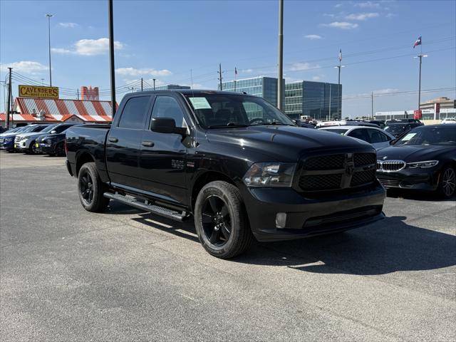 2017 RAM 1500 Express Crew Cab 4x4 57 Box 2017 RAM 1500 Express Crew Cab 4x4 57 Box