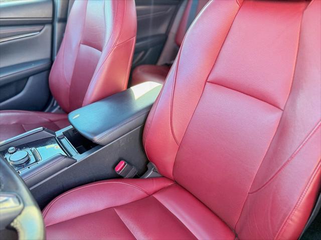 2024 Mazda Mazda3 Hatchback 2.5 S Carbon Edition 2024 Mazda Mazda3 Hatchback 2.5 S Carbon Edition