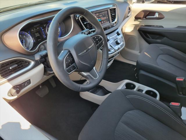 2024 Chrysler Voyager LX 2024 Chrysler Voyager LX