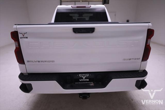 2022 Chevrolet Silverado 1500 4WD Crew Cab Short Bed Custom
