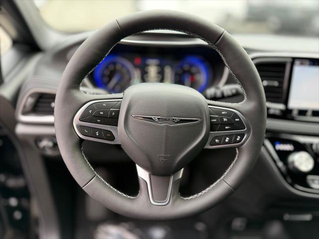 2026 Chrysler Pacifica Select AWD