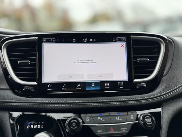 2026 Chrysler Pacifica Select AWD