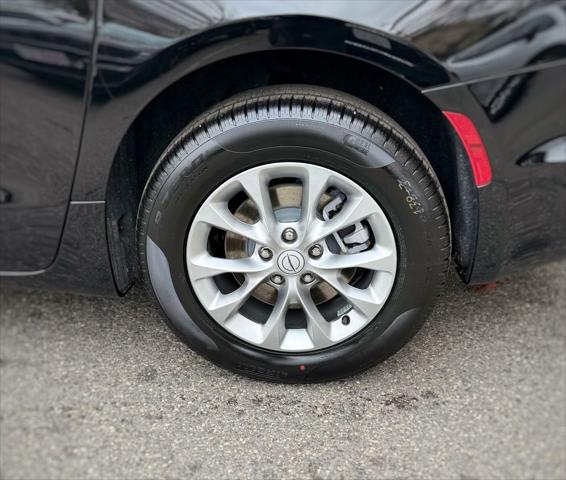 2026 Chrysler Pacifica Select AWD