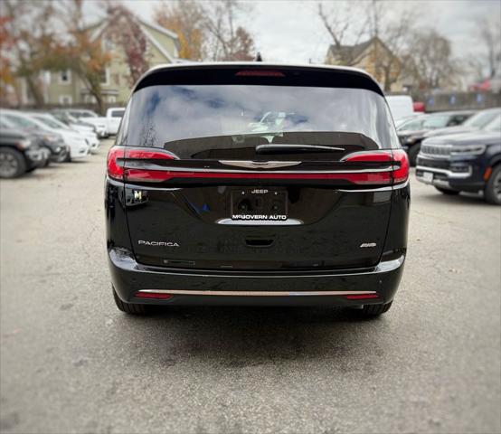2026 Chrysler Pacifica Select AWD