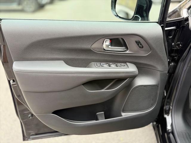 2026 Chrysler Pacifica Select AWD