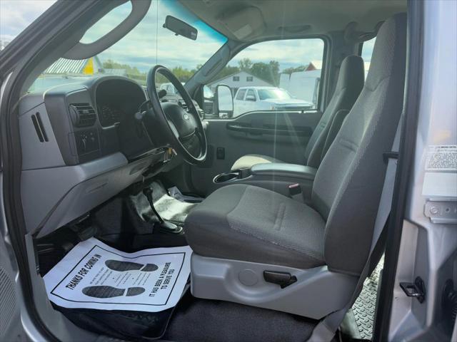 2005 Ford F-450 176  W.B. 4D