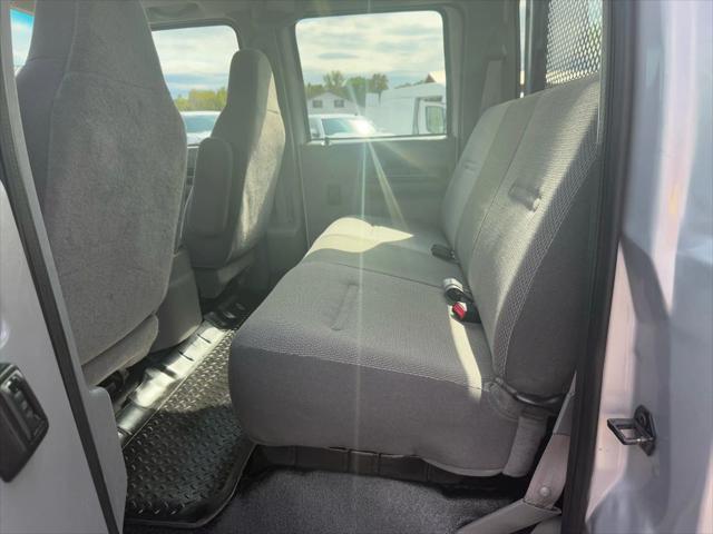 2005 Ford F-450 176  W.B. 4D
