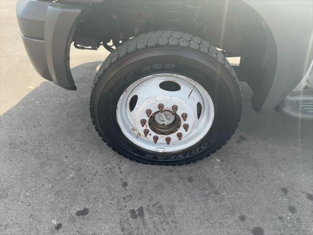2005 Ford F-450 176  W.B. 4D