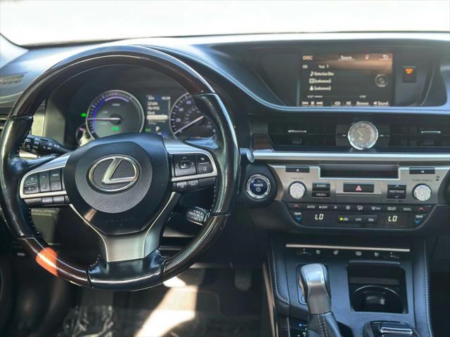 2017 Lexus ES 300h ES 300h Sedan 4D