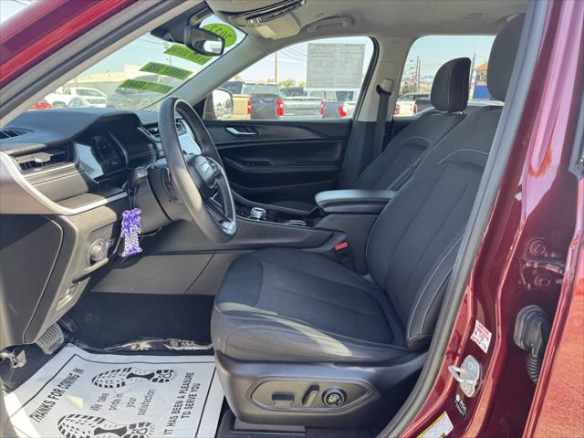 2023 Jeep Grand Cherokee L Laredo 4x4