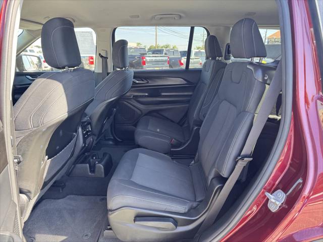 2023 Jeep Grand Cherokee L Laredo 4x4