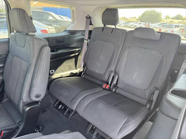 2023 Jeep Grand Cherokee L Laredo 4x4