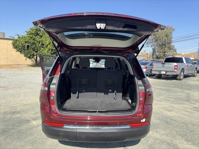 2023 Jeep Grand Cherokee L Laredo 4x4