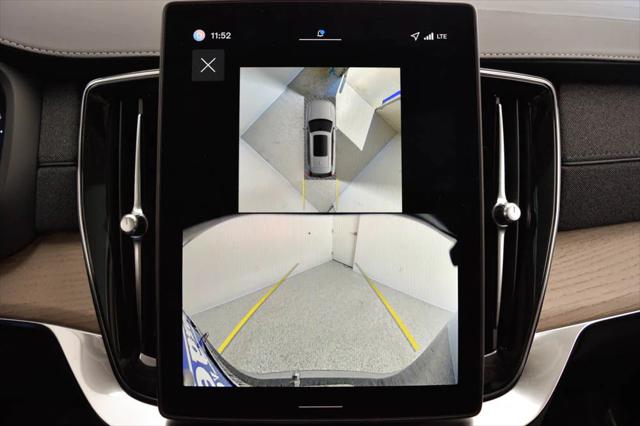 2026 Volvo XC90 Plus, B6 AWD Gas mild hybrid, Gasoline, Bright, 7 Seats