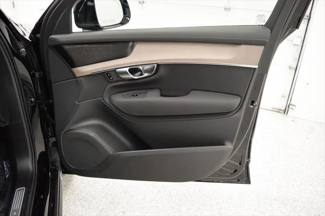 2026 Volvo XC90 Plus, B6 AWD Gas mild hybrid, Gasoline, Bright, 7 Seats
