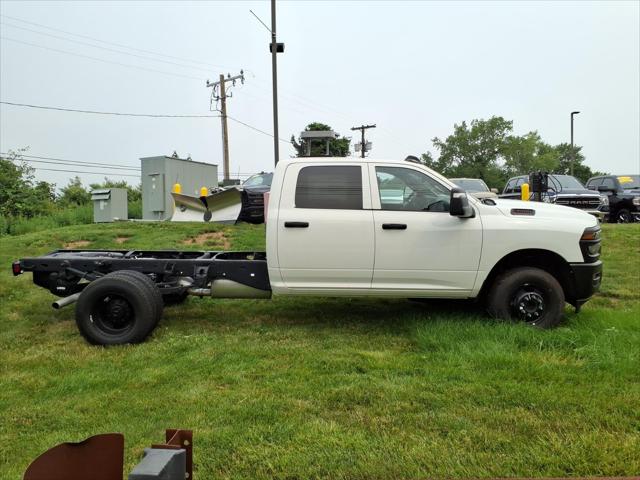 2026 RAM 3500 Chassis RAM 3500 TRADESMAN CREW CAB CHASSIS 4X4 60 CA 2026 RAM 3500 Chassis RAM 3500 TRADESMAN CREW CAB CHASSIS 4X4 60 CA