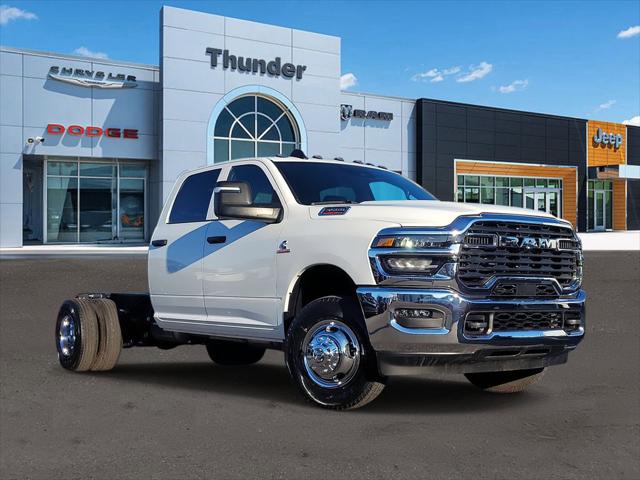 2026 RAM Ram 3500 Chassis Cab RAM 3500 TRADESMAN CREW CAB CHASSIS 4X4 60 CA 2026 RAM Ram 3500 Chassis Cab RAM 3500 TRADESMAN CREW CAB CHASSIS 4X4 60 CA