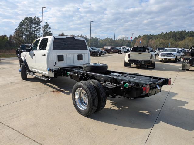2026 RAM 5500 Chassis RAM 5500 TRADESMAN CHASSIS CREW CAB 4X4 84 CA
