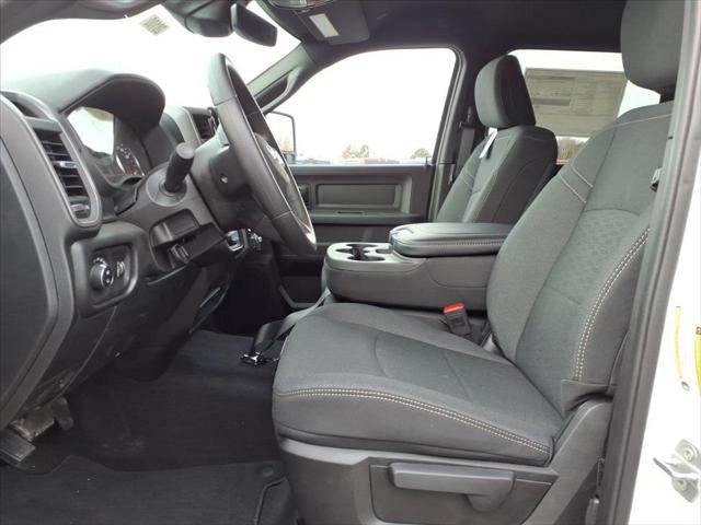 2026 RAM Ram 2500 RAM 2500 BLACK EXPRESS CREW CAB 4X4 64 BOX