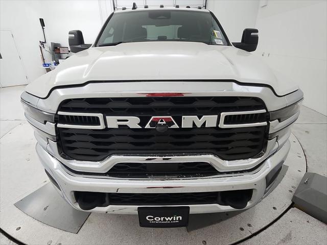 2026 RAM Ram 5500 Chassis Cab RAM 5500 TRADESMAN CHASSIS CREW CAB 4X4 60 CA
