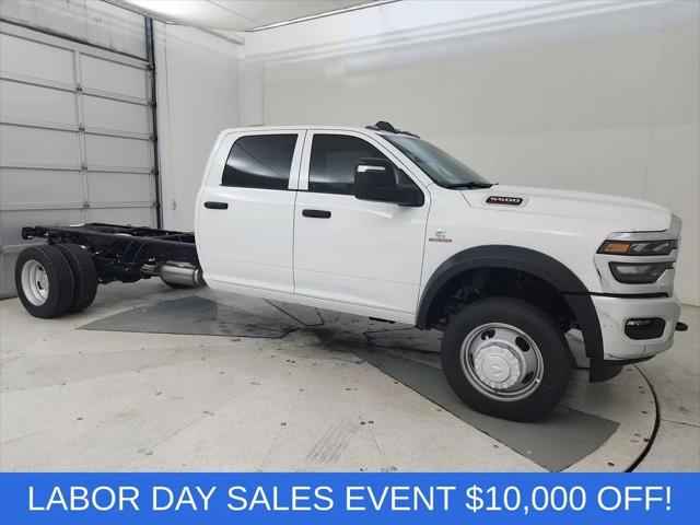 2026 RAM 5500 Chassis RAM 5500 TRADESMAN CHASSIS CREW CAB 4X4 84 CA