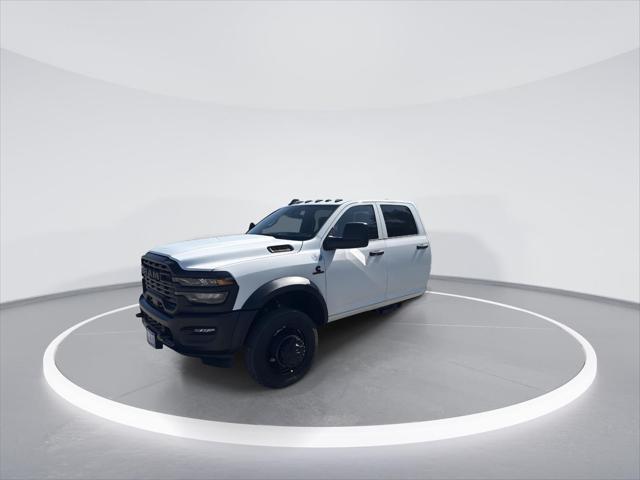 2026 RAM Ram 5500 Chassis Cab RAM 5500 TRADESMAN CHASSIS CREW CAB 4X4 84 CA