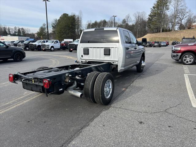 2026 RAM Ram 3500 Chassis Cab RAM 3500 TRADESMAN CREW CAB CHASSIS 4X4 60 CA