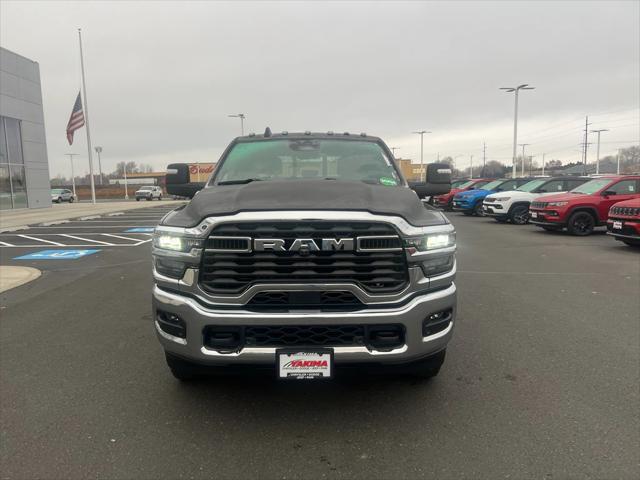 2026 RAM Ram 3500 RAM 3500 TRADESMAN CREW CAB 4X4 8 BOX