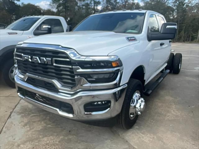 2026 RAM Ram 3500 Chassis Cab RAM 3500 TRADESMAN CREW CAB CHASSIS 4X4 60 CA 2026 RAM Ram 3500 Chassis Cab RAM 3500 TRADESMAN CREW CAB CHASSIS 4X4 60 CA