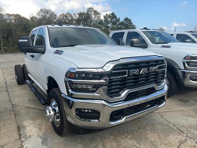 2026 RAM Ram 3500 Chassis Cab RAM 3500 TRADESMAN CREW CAB CHASSIS 4X4 60 CA 2026 RAM Ram 3500 Chassis Cab RAM 3500 TRADESMAN CREW CAB CHASSIS 4X4 60 CA